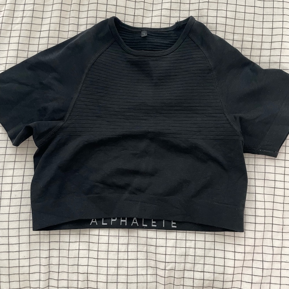 Alphalete Black Crop Tshirt - Small